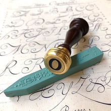 Charger l'image dans la galerie, Sealing stamp Initial / シーリングスタンプ イニシャル / Cachet de cire initiale