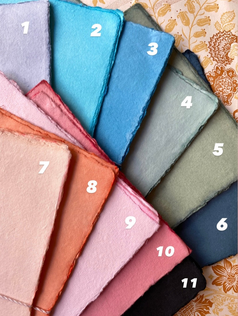 6 handmade papers 15,5cm x 21cm / ハンドメイドペーパー6枚 / 6 feuilles de papier fabriqées artisanalement à la cuve
