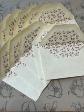 Charger l&#39;image dans la galerie, 10 Inner patterned envelopes / 内側模様入り封筒10枚 /  10 enveloppes avec interieure a motifs
