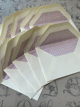 Charger l&#39;image dans la galerie, 10 Inner patterned envelopes / 内側模様入り封筒10枚 /  10 enveloppes avec interieure a motifs

