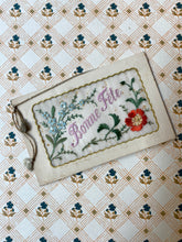 Charger l&#39;image dans la galerie, Antique embroidered cards / アンティーク刺繡カード / Cartes brodée antiques
