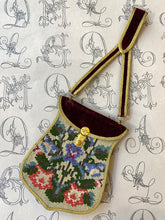 Charger l&#39;image dans la galerie, Antique handbag 1860 / 1860年代 ハンドバッグ / Porte monnaie de femme en tapisserie 1860

