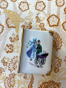 Porcelain box Peynet / 磁器小箱 ペイネ/ Boite en porcelaine Peynet