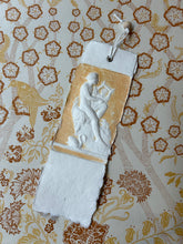 Charger l&#39;image dans la galerie, Italian handmade bookmark  / イタリアンハンドメイドしおり / Marque page fait main
