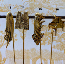 Charger l&#39;image dans la galerie, Gold metal bookmark / ゴールドメタルしおり / Marque-page en métal doré
