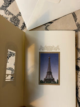 Charger l&#39;image dans la galerie, Eiffel tower card &amp; envelope set / エッフェル塔 カード&amp;封筒セット / Set de carte tour Eiffel
