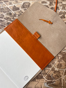 Leather notebook 14,5cm x 21cm / 革のカバーノート / Carnet en cuir