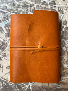 Leather notebook 14,5cm x 21cm / 革のカバーノート / Carnet en cuir
